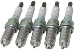 Spark Plug Kit for Volvo S/V40, C70 and V50 Engine